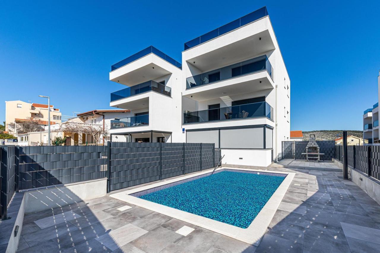 Luxury Apartment Pia With Swimming Pool And Grill تروغير المظهر الخارجي الصورة