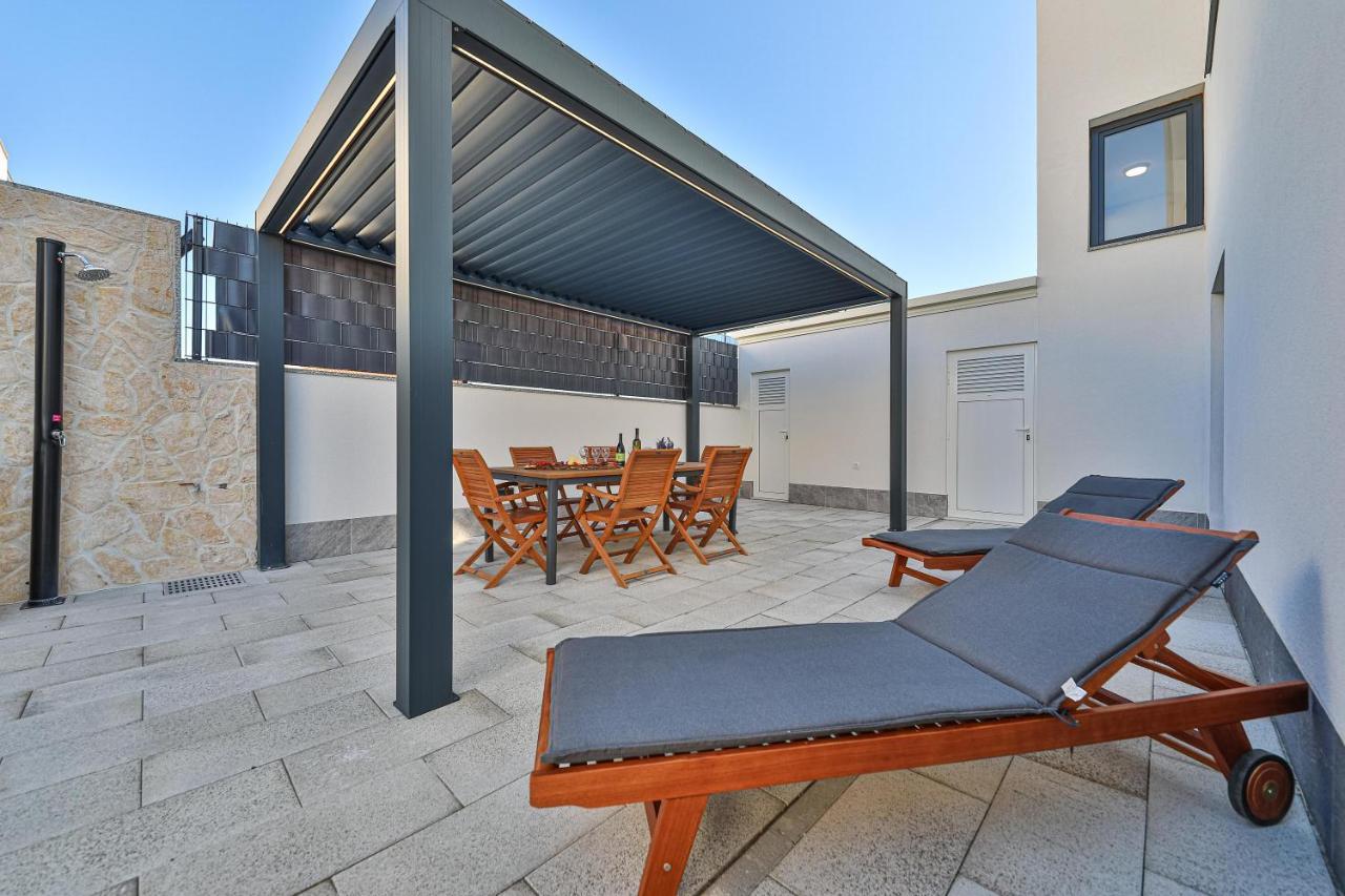 Luxury Apartment Pia With Swimming Pool And Grill تروغير المظهر الخارجي الصورة