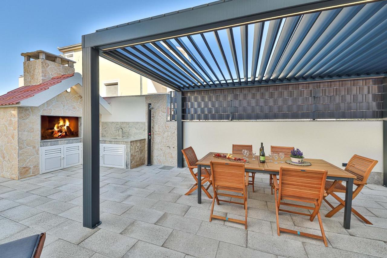 Luxury Apartment Pia With Swimming Pool And Grill تروغير المظهر الخارجي الصورة