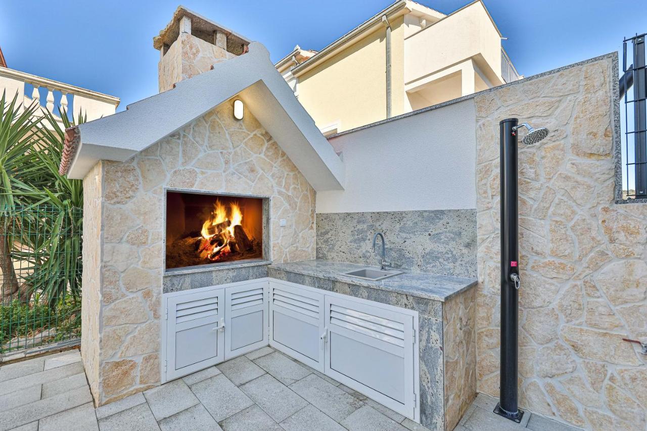Luxury Apartment Pia With Swimming Pool And Grill تروغير المظهر الخارجي الصورة