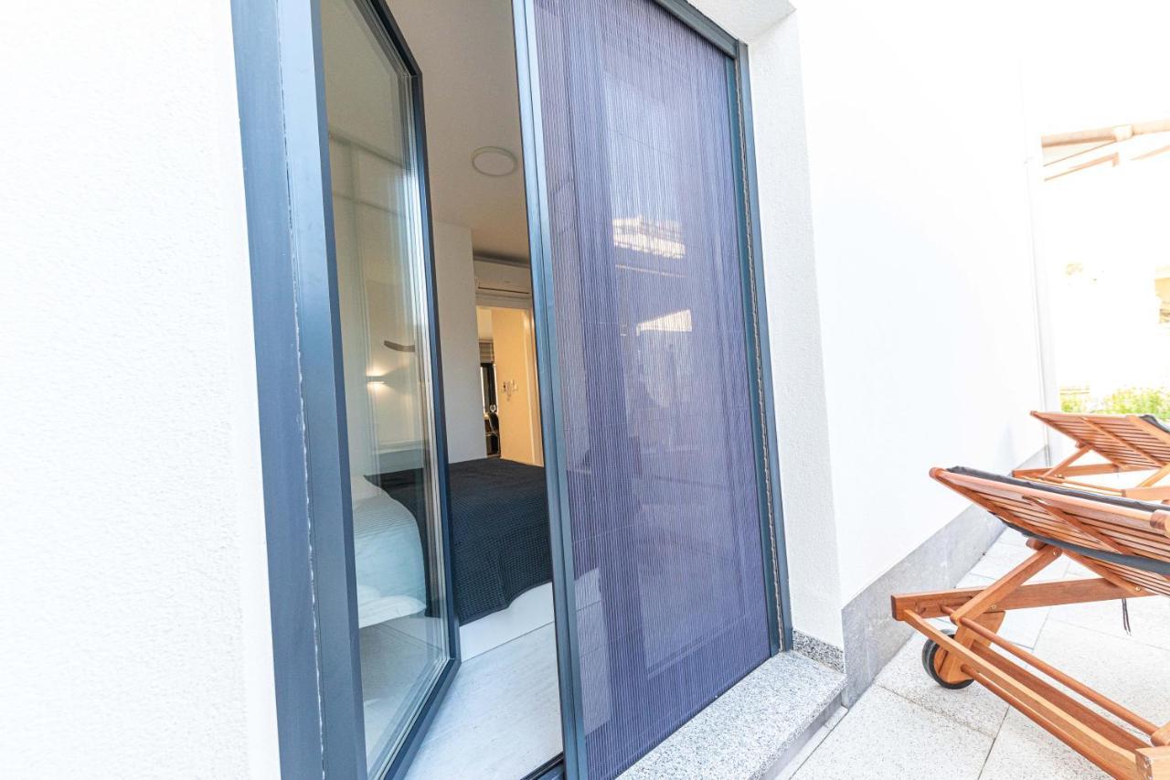 Luxury Apartment Pia With Swimming Pool And Grill تروغير المظهر الخارجي الصورة
