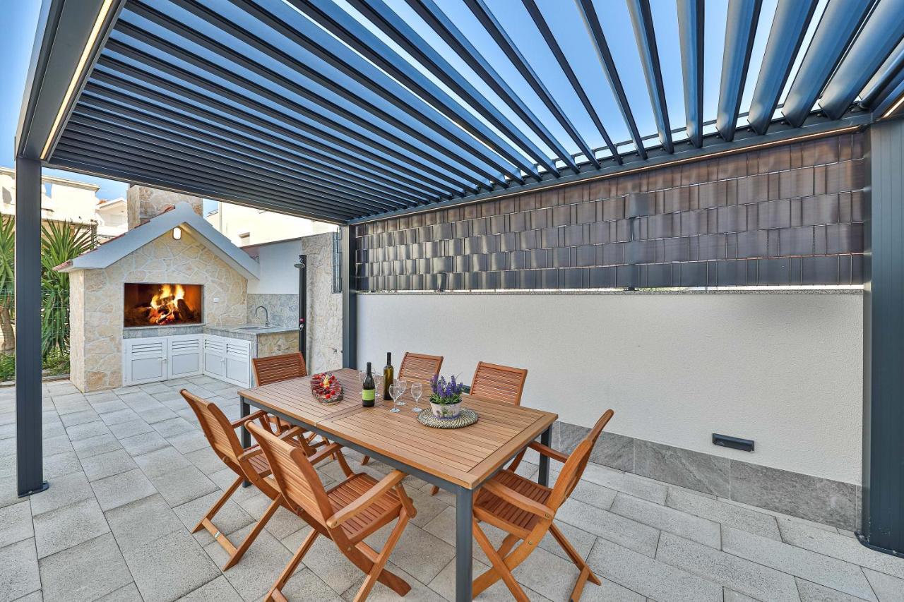 Luxury Apartment Pia With Swimming Pool And Grill تروغير المظهر الخارجي الصورة