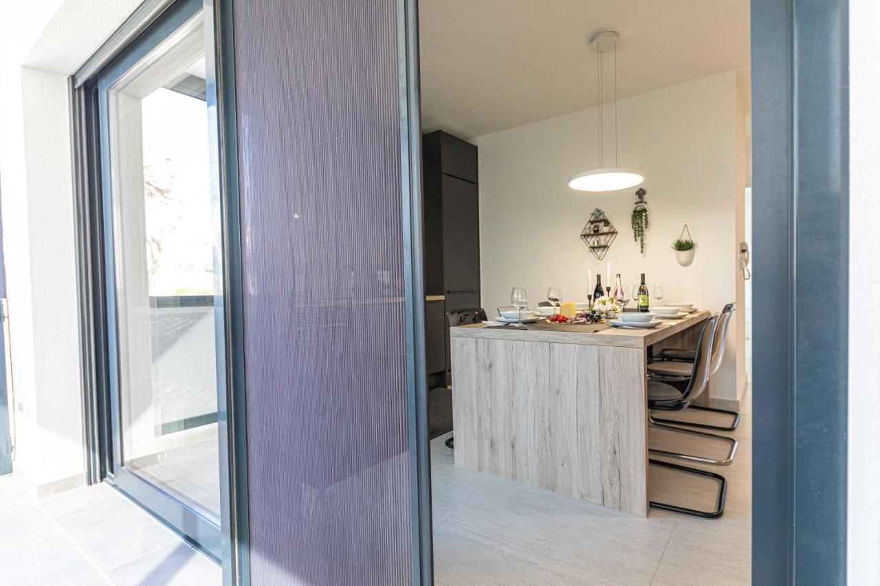 Luxury Apartment Pia With Swimming Pool And Grill تروغير المظهر الخارجي الصورة